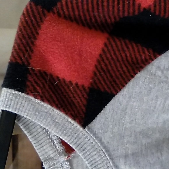 Happy Holidays PJ Top. NWOT 2X - Picture 4 of 8